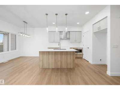 8520 183 AV NW photo 8