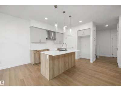 8520 183 AV NW photo 9