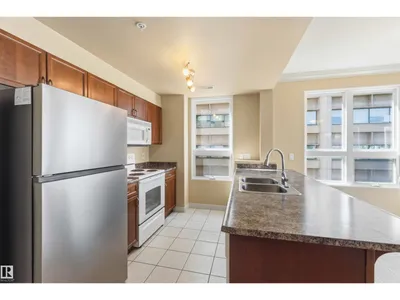 #708 9939 109 ST NW photo 20