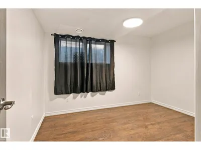 10405 98 ST photo 43
