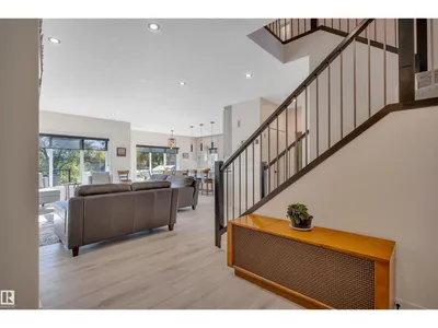 5109 57 AV photo 8