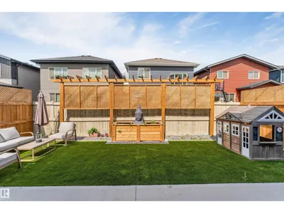 1824 18 AV NW photo 11