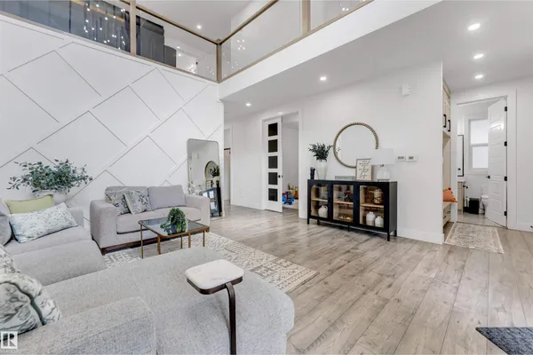 1824 18 AV NW photo 2