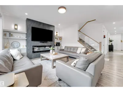 1824 18 AV NW photo 20