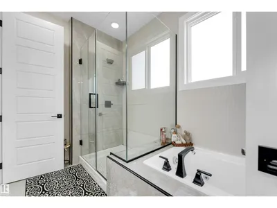 1824 18 AV NW photo 55