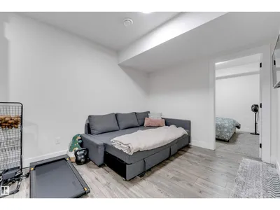 1824 18 AV NW photo 66