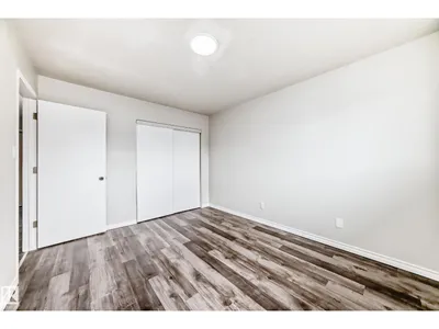 8615 42A AV NW photo 18
