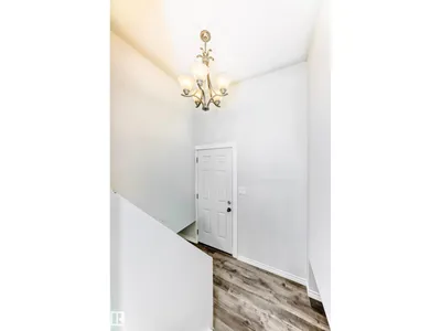 8615 42A AV NW photo 27