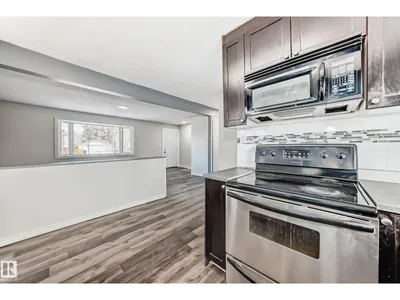 8615 42A AV NW photo 5
