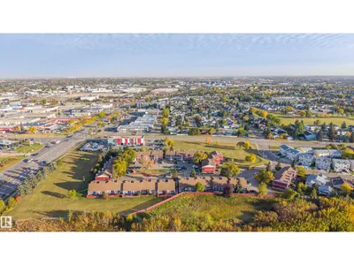 #53 4707 126 AV NW photo 51