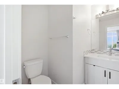 22 723 172 ST SW photo 19