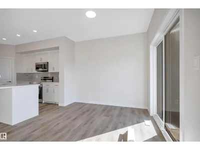 5439 Hawthorn RU SW photo 16
