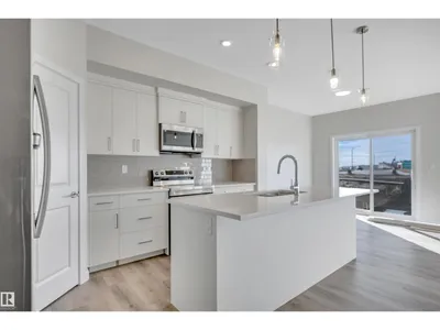 5439 Hawthorn RU SW photo 8