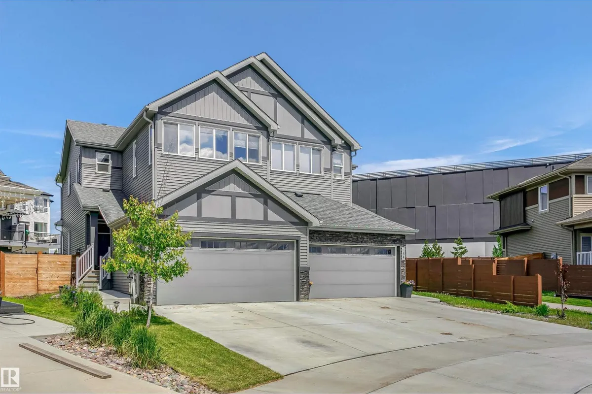 32 juneau WY exterior