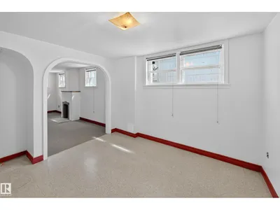 11010 106 ST NW photo 41