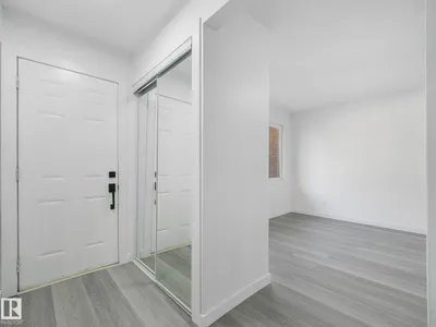 152 LONDONDERRY SQUARE SQ NW photo 6