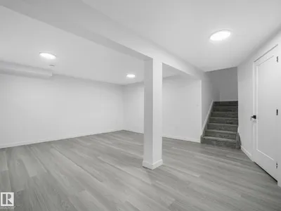 152 LONDONDERRY SQUARE SQ NW photo 23