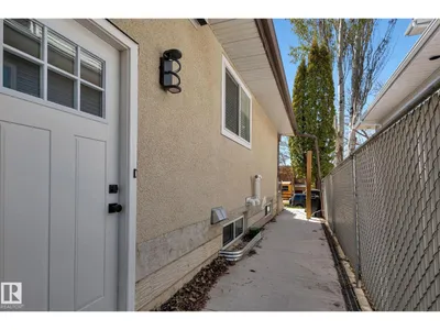 8823-8825 95 ST NW photo 31