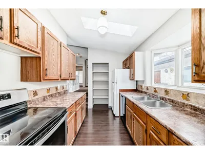 8516 190 ST NW photo 11