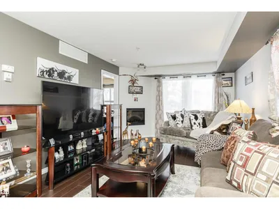 #107 10118 106 AV NW photo 19