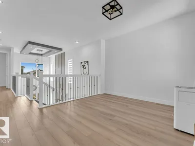 3525 42 AVE AV photo 31