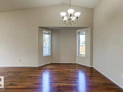 3908 28 AV NW photo 11