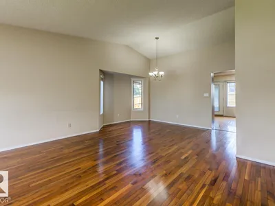 3908 28 AV NW photo 12