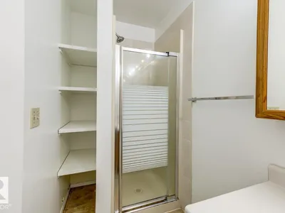 3908 28 AV NW photo 26
