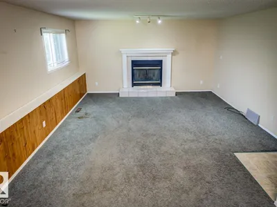 3908 28 AV NW photo 35
