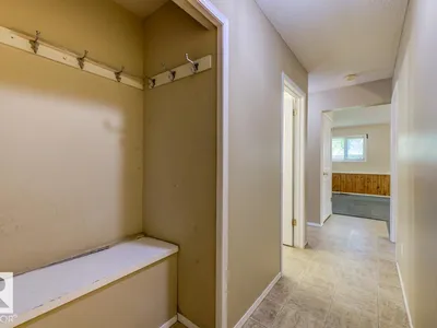 3908 28 AV NW photo 41