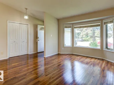3908 28 AV NW photo 7