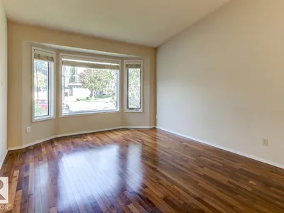 3908 28 AV NW photo 9