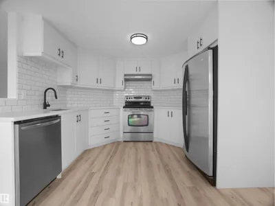 4103 28 AV NW photo 13