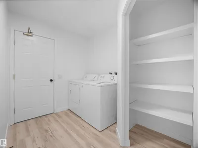 4103 28 AV NW photo 24