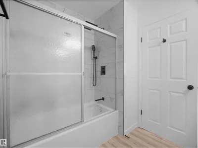 4103 28 AV NW photo 33