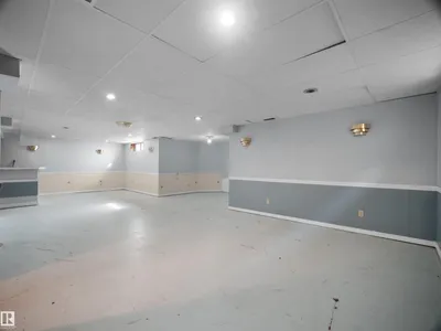 4103 28 AV NW photo 41