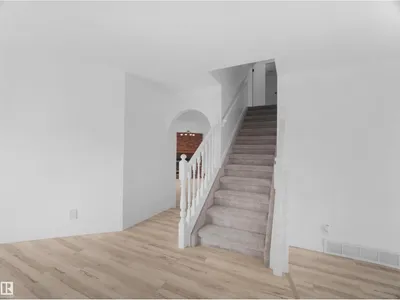 4103 28 AV NW photo 6