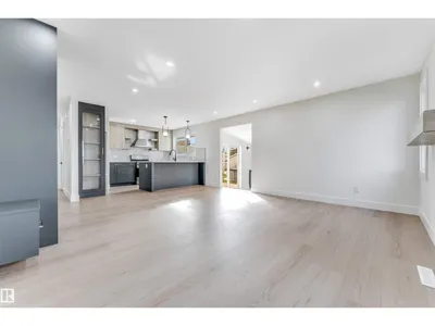 12811 135 ST NW photo 16