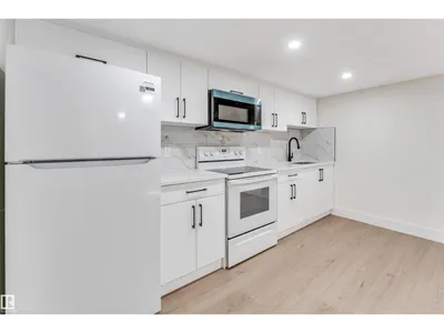 12811 135 ST NW photo 40