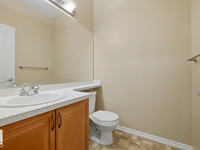 11612 11 AV SW photo 11