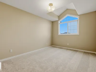 11612 11 AV SW photo 14