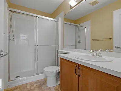 11612 11 AV SW photo 16