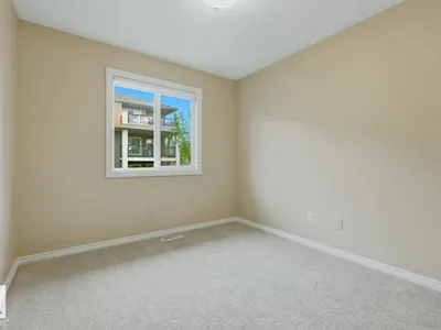 11612 11 AV SW photo 19