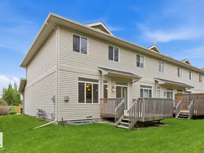 11612 11 AV SW photo 22