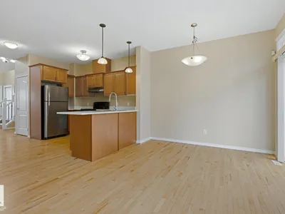 11612 11 AV SW photo 8