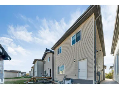 207 25 ST SW photo 29