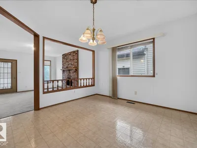 2907 49 ST NW photo 21