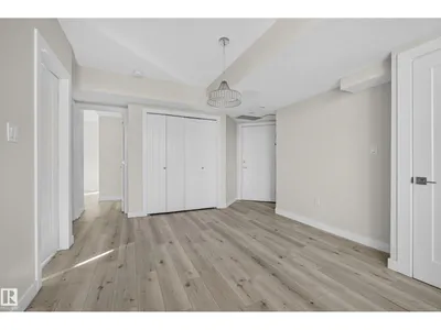 #405 10227 115 ST NW photo 14