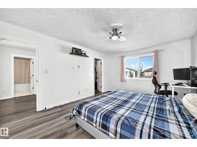 11832 173 AV NW photo 40