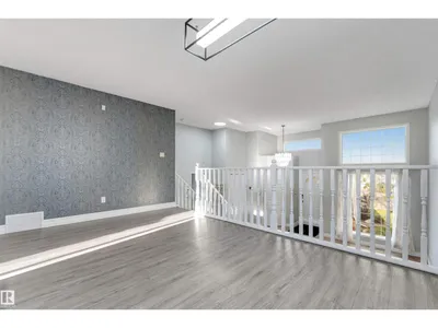 3940 33 ST NW photo 17